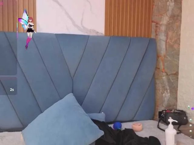 angel-red from BongaCams