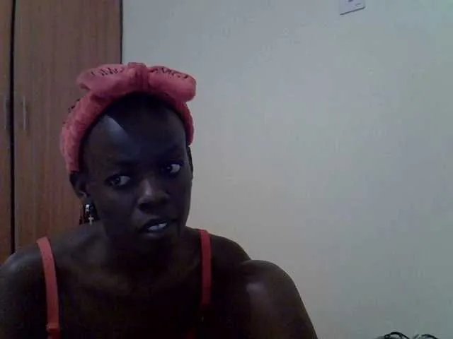 Ebonytrendy from BongaCams