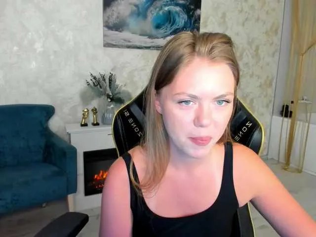 Strawberrye from BongaCams