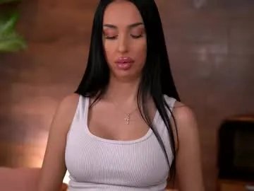 kairaandrews from Chaturbate