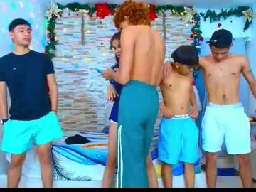 Naked Kinkyhousexxx wants you to fuck his body now kinkyhousexxx from Chaturbate