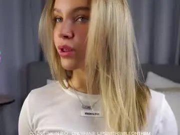 lipswithsmileonthem from Chaturbate