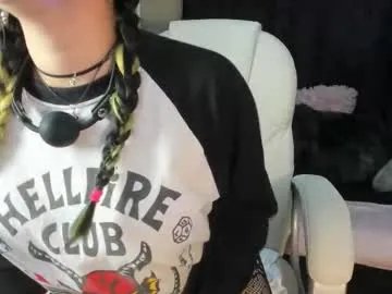 natsuki_09 from Chaturbate