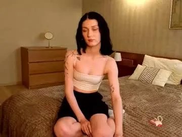 nikkybee_ from Chaturbate