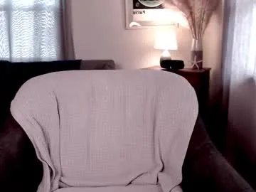 raven_feathers from Chaturbate