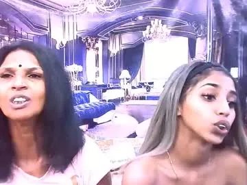 sexyva4u2luv from Chaturbate