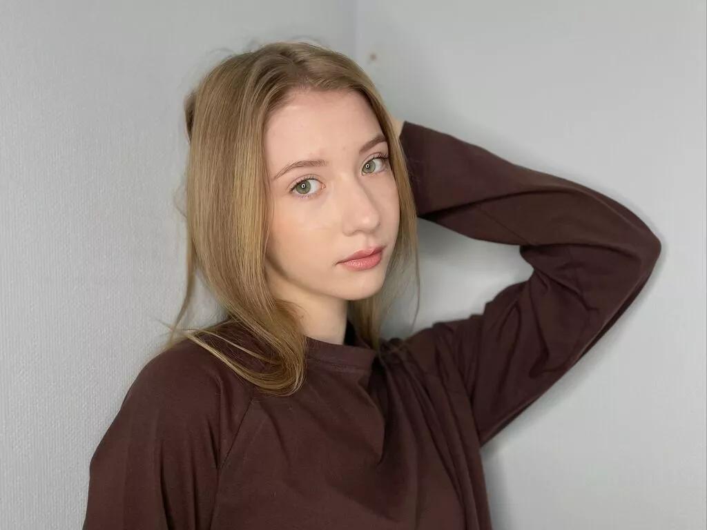 JulianaDarter's avatar